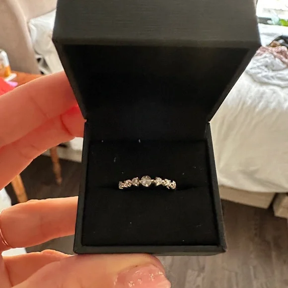 Catbird Snow Queen ring mint condition! Diamonds and 14k white gold. - Picture 2 of 3